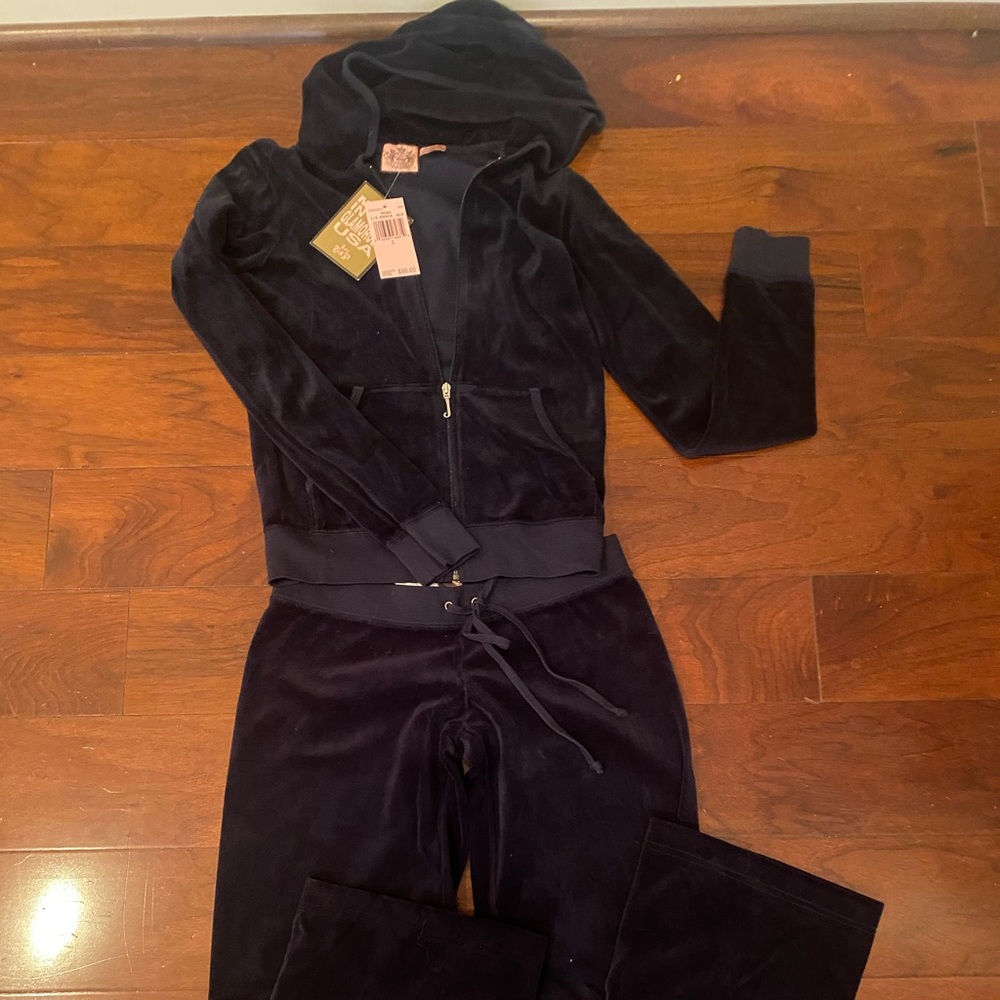 Juicy couture navy blue jogger set with tags!!